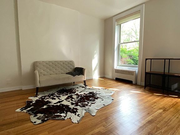 2nd image of 148 W 88th St #4
