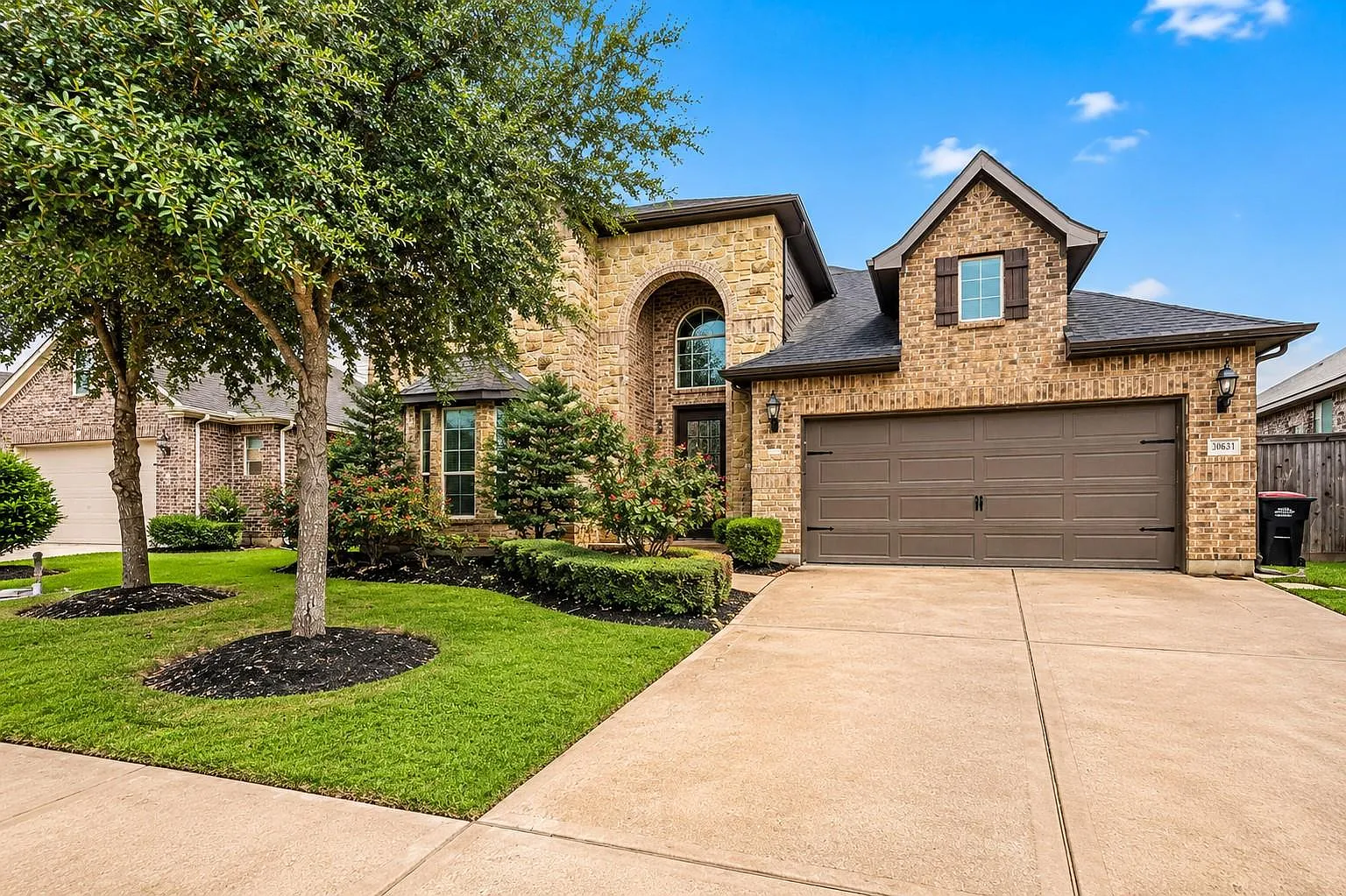 4 bed, 3.5 bath, 3329 sqft, $3,100 — Photo 1
