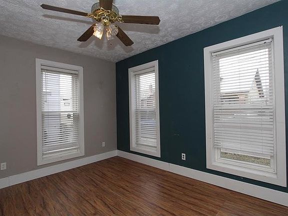 3rd image of 20 E Pearl St