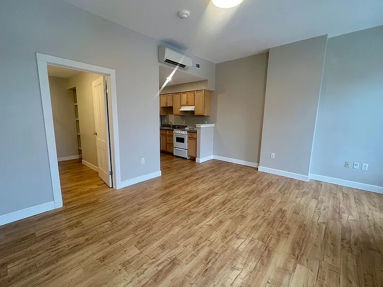 341 Main St #309 — Photo 7