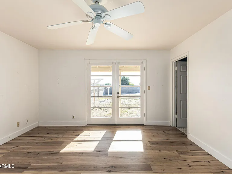 2421 S 221st Ave — Photo 16