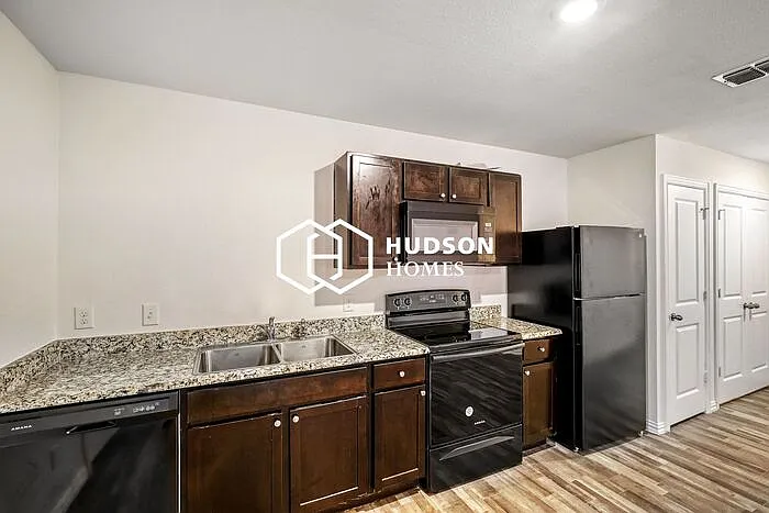 718 Garland Ave #B — Photo 6