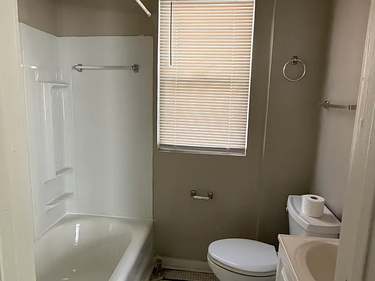 5301 Burns St #2 — Photo 4
