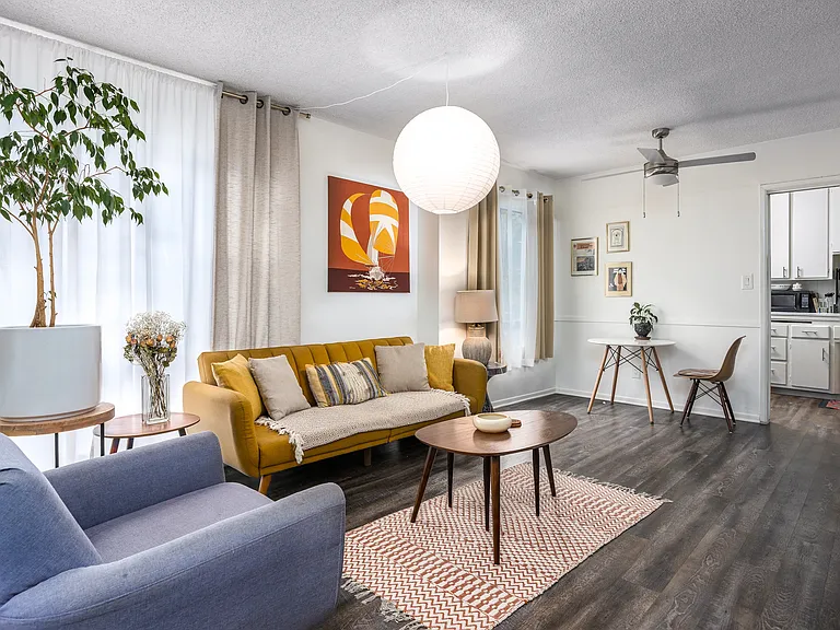 Kingsley Apartments — Photo 28