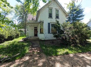 816 Henrietta St, Pekin, IL 61554