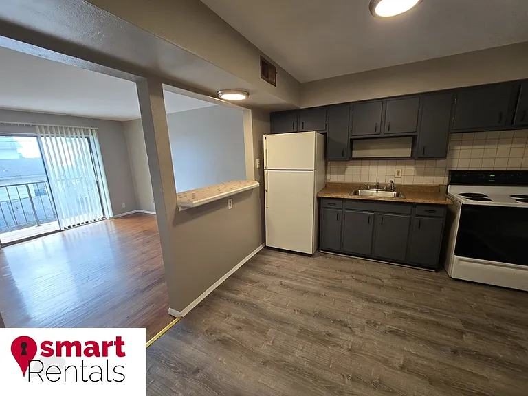 4304 Fairview Ave #B — Photo 3