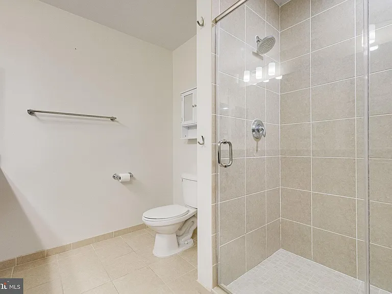 155 Potomac Psge #712 — Photo 22
