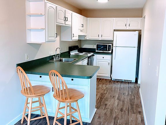 2nd image of 3582 Avon Ct