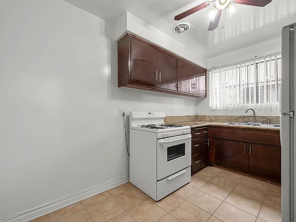 2nd image of 1323 N Bronson Ave #0B-1Ba-550Sqft