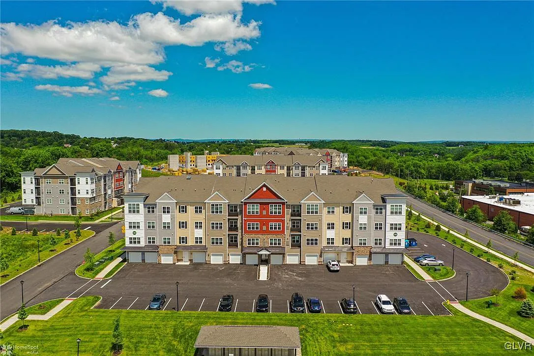 2 bed, 2.0 bath, $2,190 — Photo 3