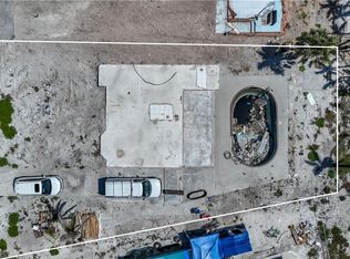 110 Mid Island Dr, Fort Myers Beach, FL 33931