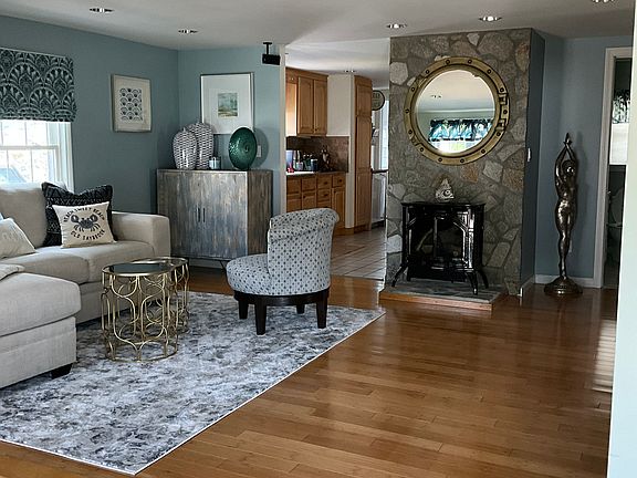 sideview of livingroom