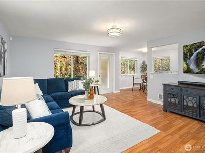 595 Newport Way NW #A2, Issaquah, WA, 98027