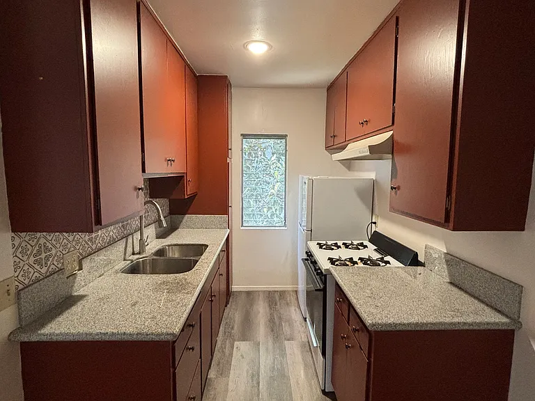 5213 Meridian St — Photo 5