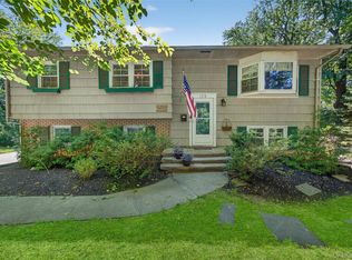 173 Oak Tree Rd, Tappan, NY 10983