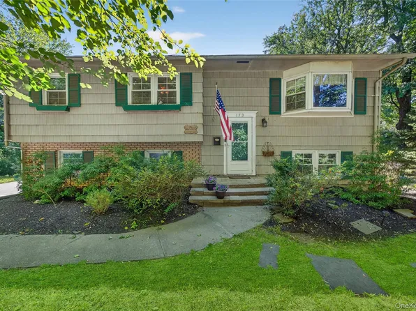 173 Oak Tree Road, Tappan, NY 10983
