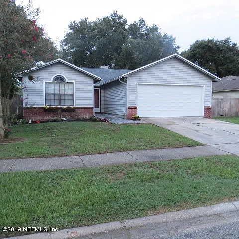 335 Hickory Hollow Dr N — Photo 2
