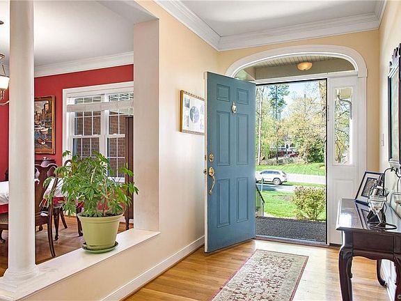 4th image of 14480 Pinehurst Ln