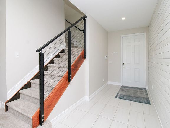 4th image of 7421 Rockefeller Dr