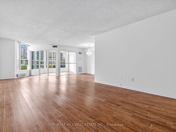 5th image of 7905 Bayview Ave #306