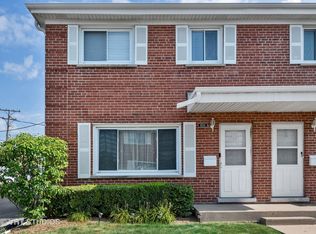 1034 N Boxwood Dr, Mount Prospect, IL 60056