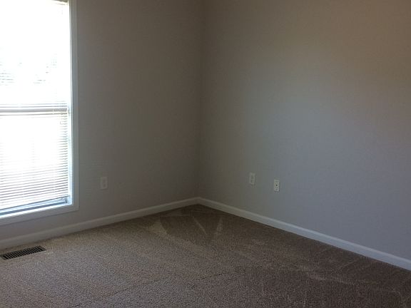 Front bedroom 