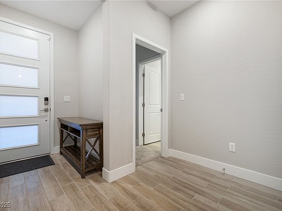 3rd image of 9568 Bloodstone Ln