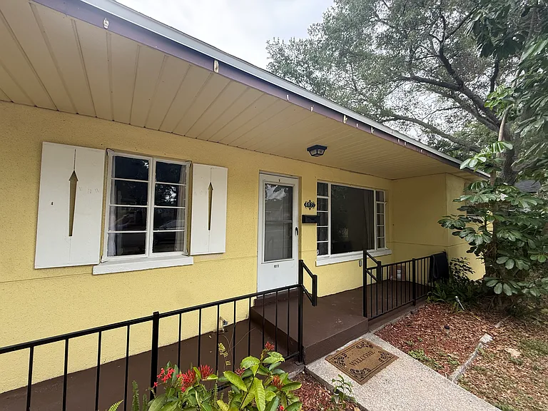 4027 Iris St N — Photo 1