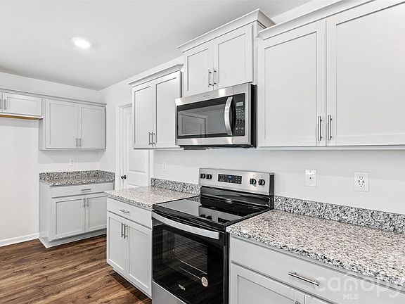 4th image of 96 Providence Walk Dr