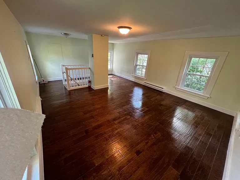 324 Main St #B — Photo 2