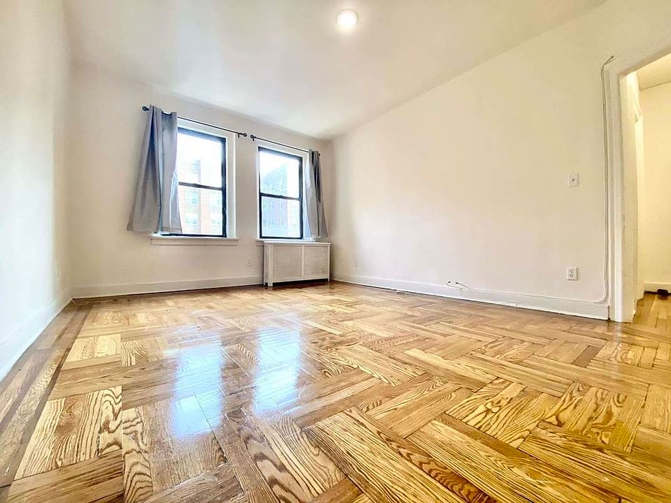 1st image of 62-64 Saunders St APT L3