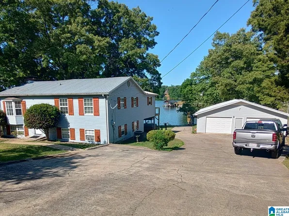 515 E Lake Hill Dr, Talladega, AL 35160