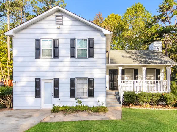 390 Springlake Dr, Lawrenceville, GA 30046