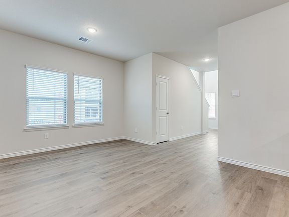5th image of 240 Kistler Dr