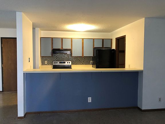 Kitchen eating bar, ready for your stools.