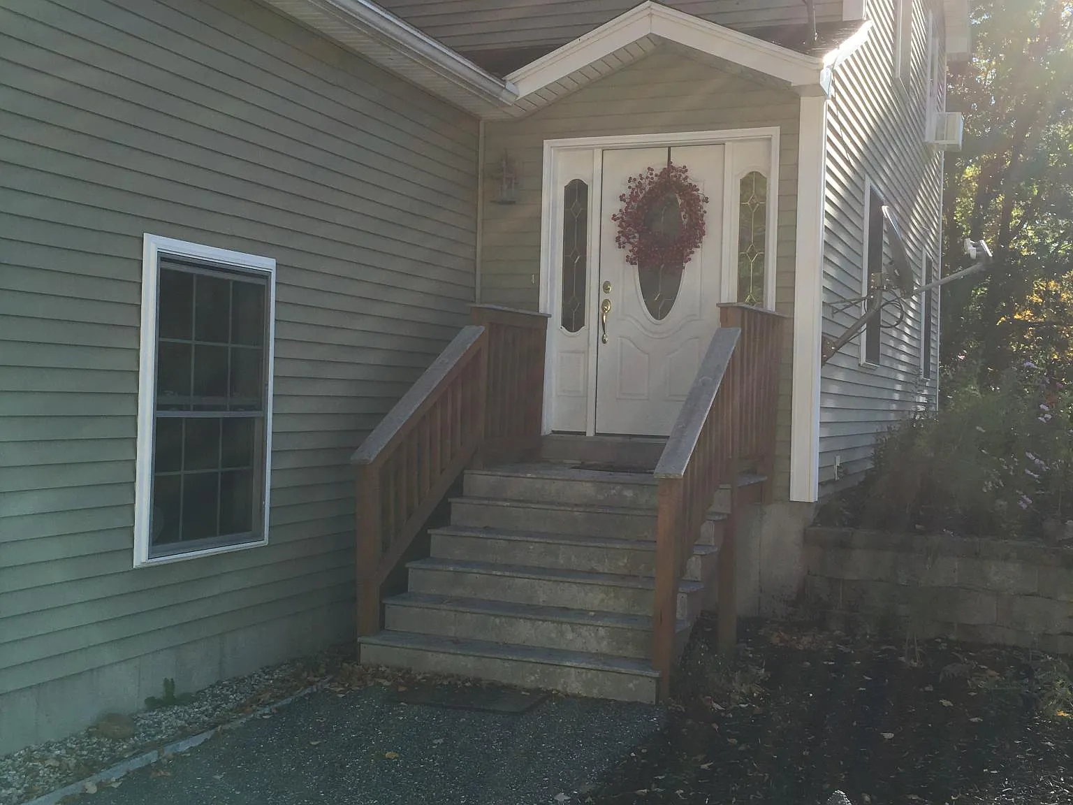 3 bed, 1.5 bath, 2000 sqft, $3,300 — Photo 2