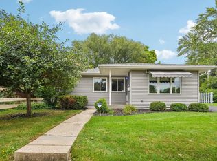 331 Jasper Ln, Waukesha, WI 53188