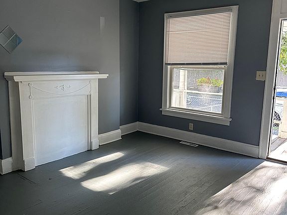 5th image of 1857 Bruck St