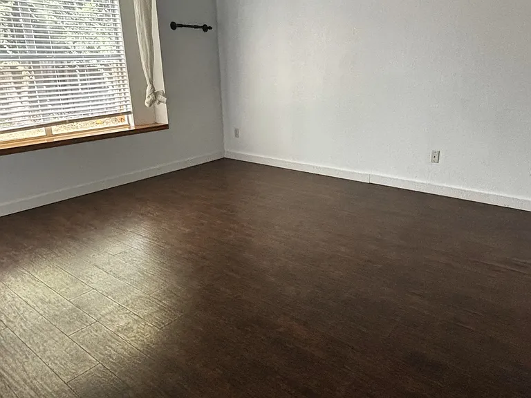 16225 Everglade Ln — Photo 3