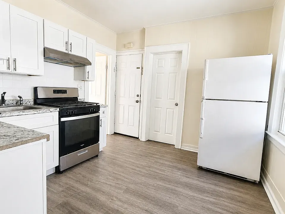 668 Clarkson Ave #2R