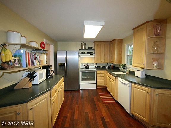 2nd image of 10101 Wood Green Way