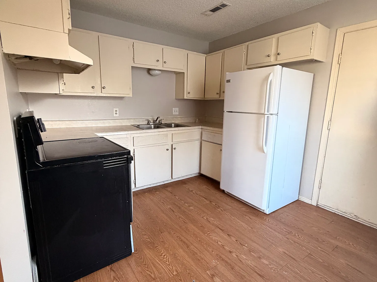 2 bed, 900 sqft, $975 — Photo 4