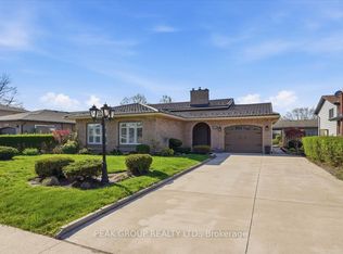 7402 Westfield Dr, Niagara Falls, ON L2J3V8