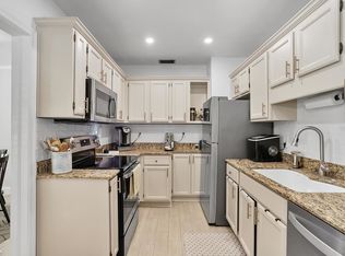 922 W Candlewood Ave #R, Tampa, FL 33603