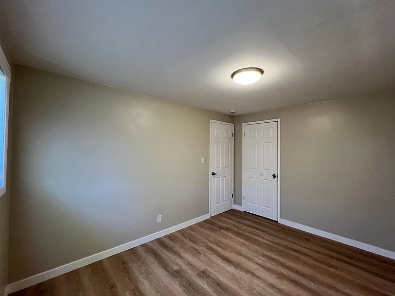 324 N Central Dr — Photo 24