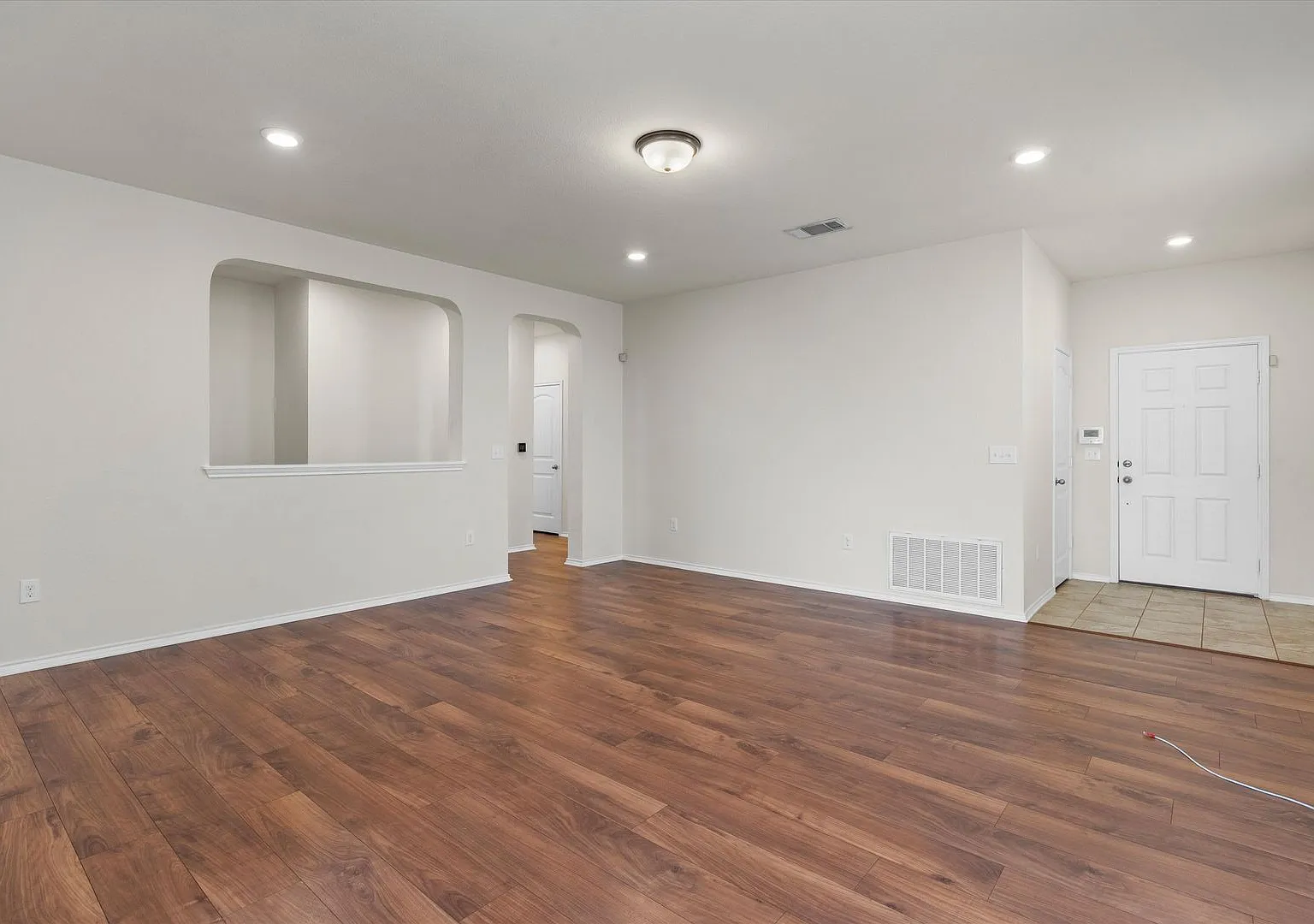 7604 Knockfin Dr, Austin, Texas 78744 — Photo 4