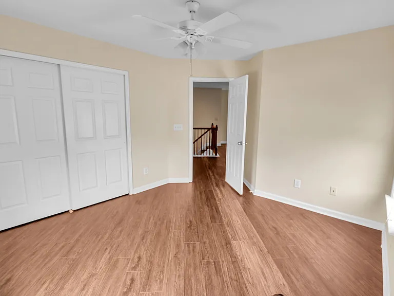 240 Seymour Pl — Photo 15