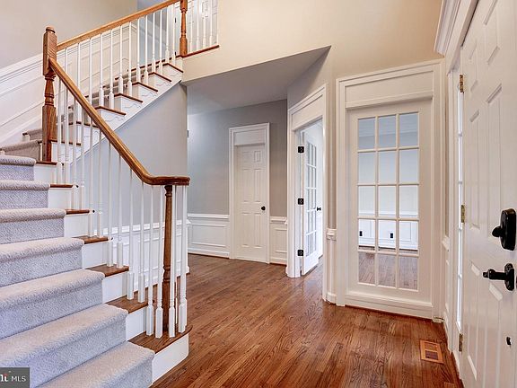 2nd image of 11913 Champion Lake Ct