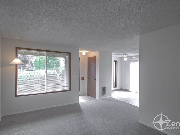 3rd image of 3022 NE 78th Ave