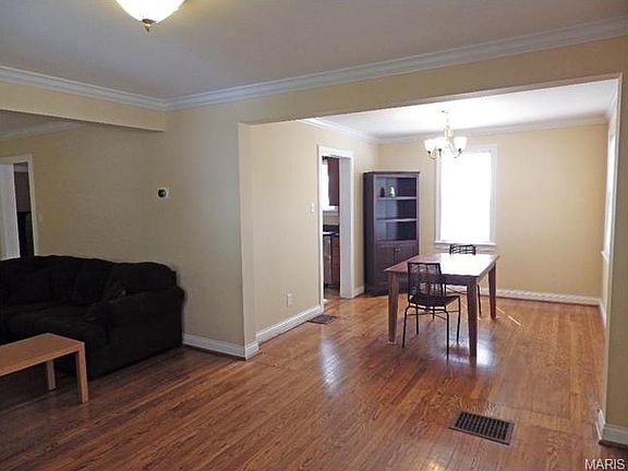 4th image of 2210 Wismer Ave
